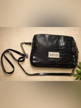 Kenneth Cole Reaction Croc‑Embossed Shoulder Bag – Sleek & Versatile